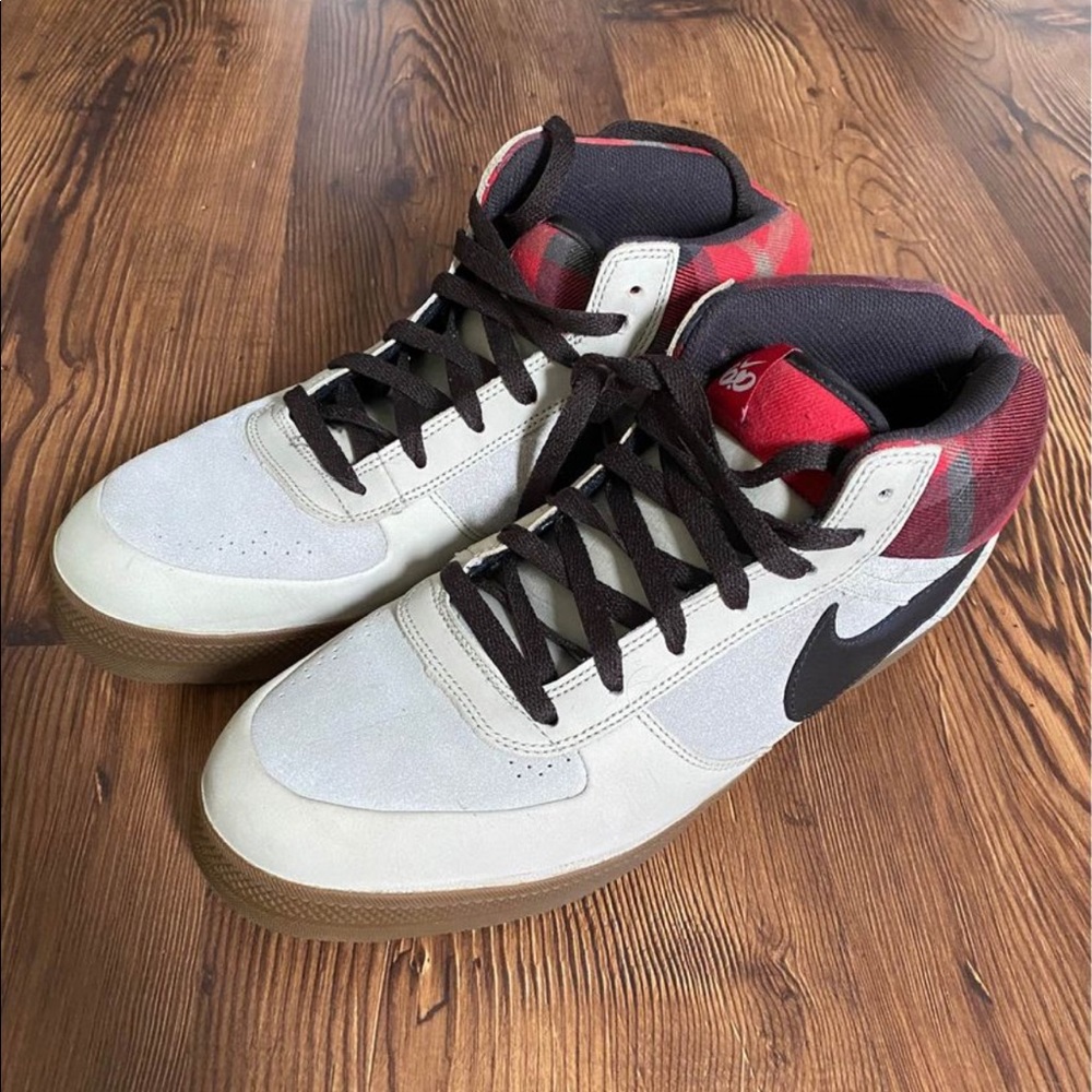 Nike plaid